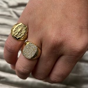Set of 2 - signet ring & Mother mary ring